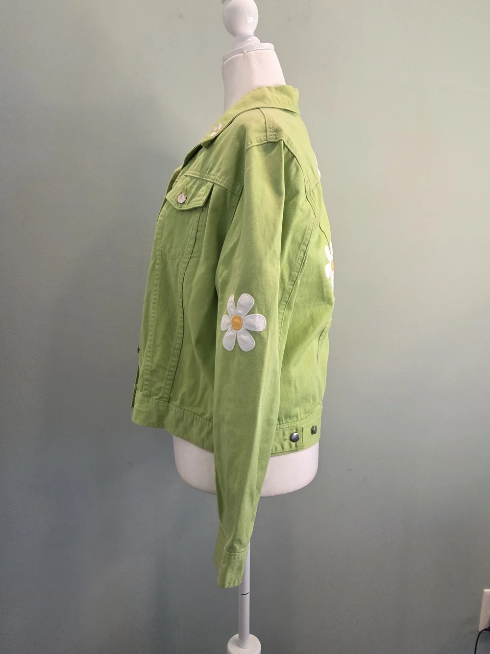 Lighthouse Apparel Lime Green Daisy Embroidered Denim Jacket L